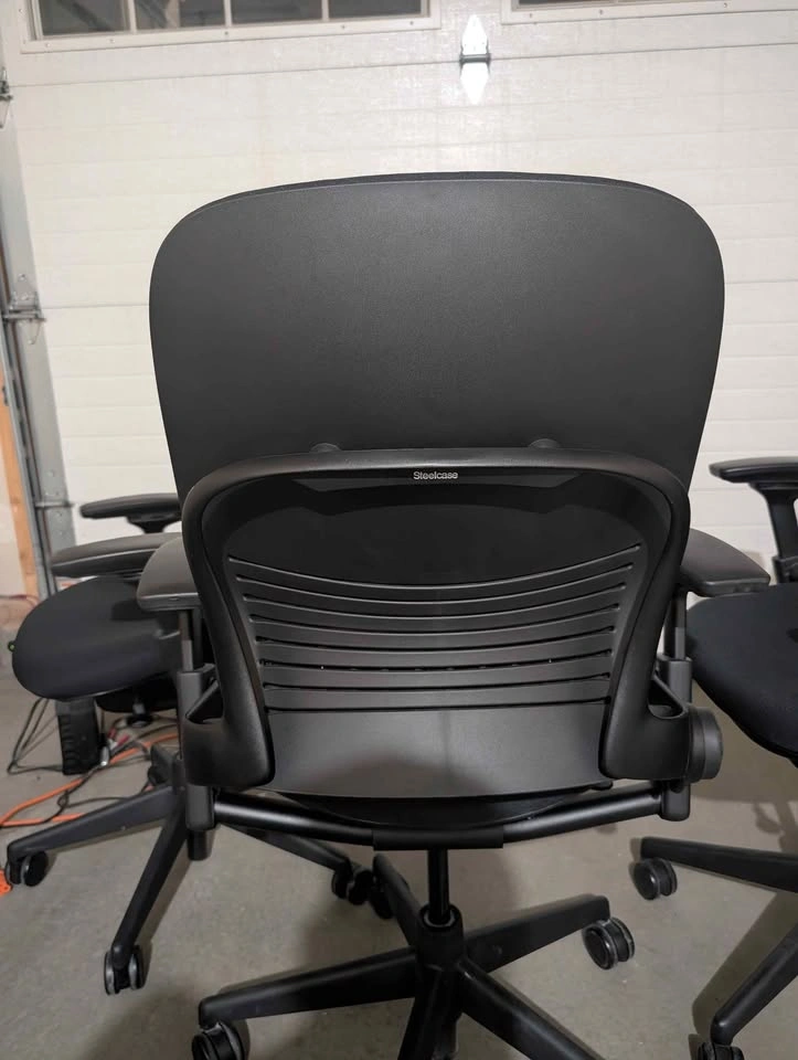 3 Steelcase Leap V2 Office Chairs - photo 2
