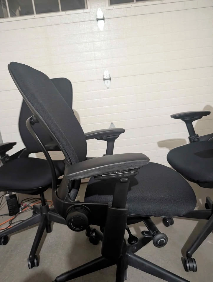 3 Steelcase Leap V2 Office Chairs - photo 3