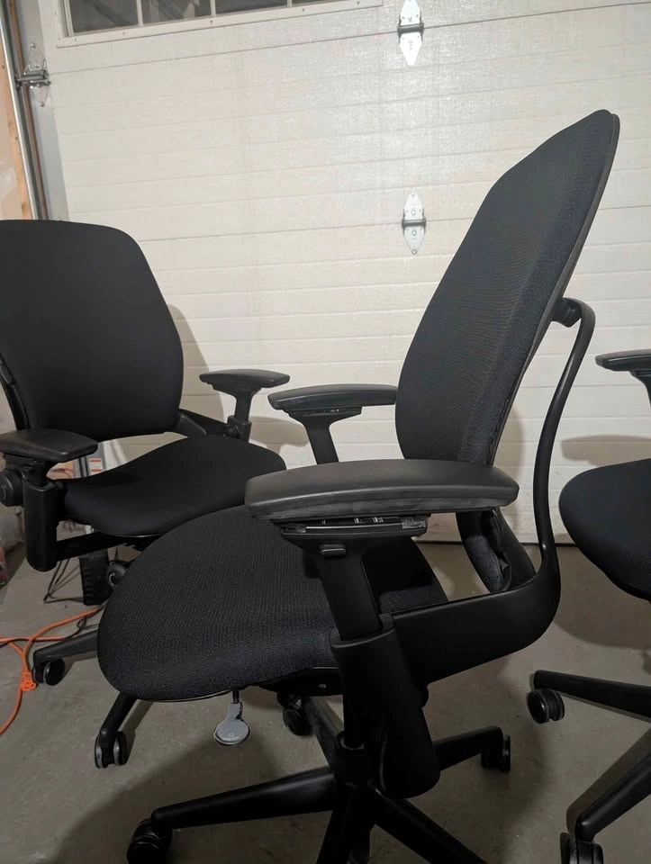 3 Steelcase Leap V2 Office Chairs - photo 4