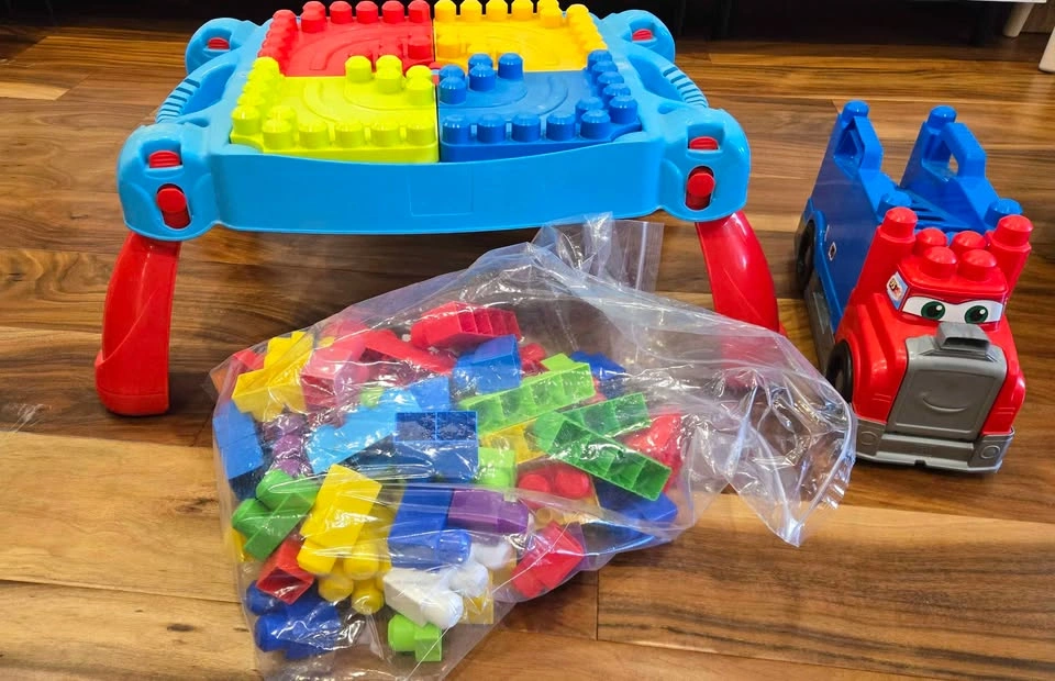 Mega Block Table and Truck - photo 2