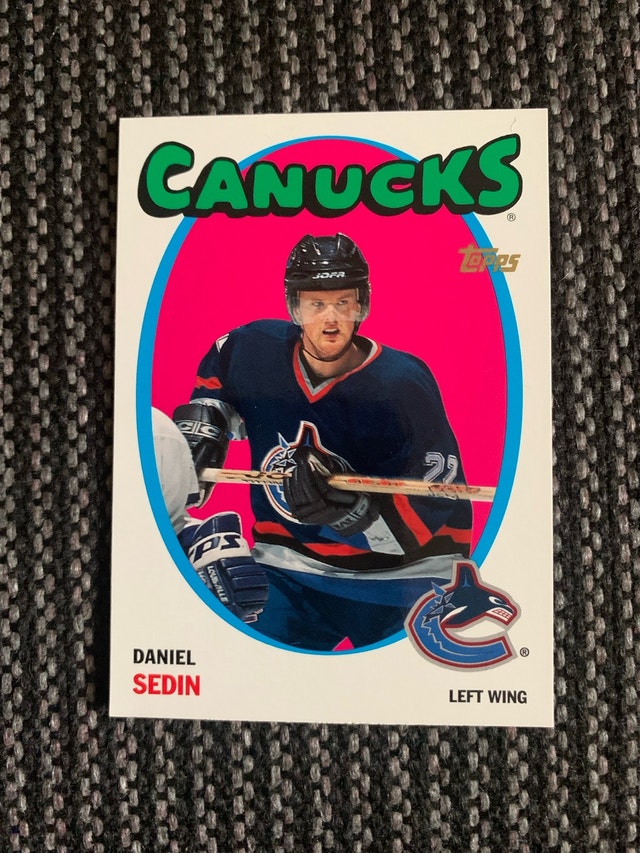 Topps Daniel Sedin Vancouver Canucks Hockey Card - photo 2
