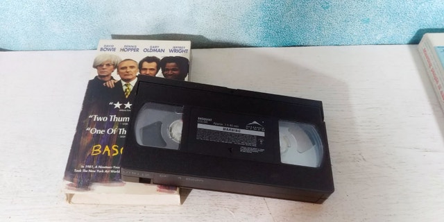 BASQUIAT (VHS) 1997 - photo 2
