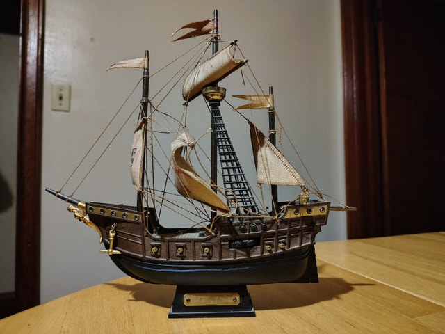 Vintage Santa Maria Ship Megatone AM Radio