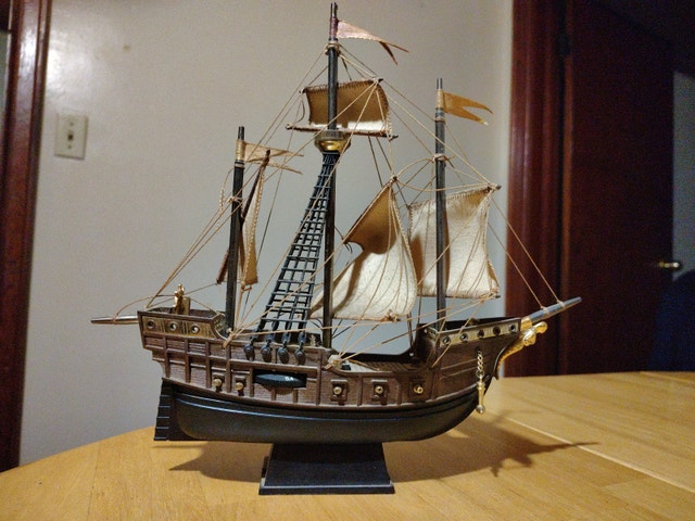 Vintage Santa Maria Ship Megatone AM Radio - photo 2