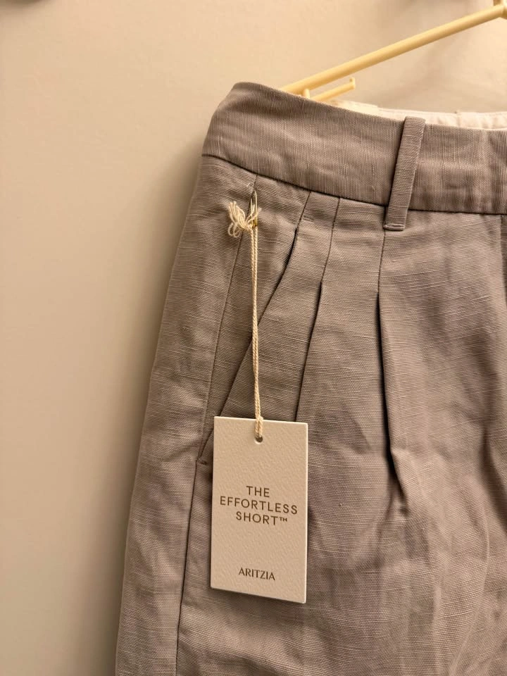Aritzia Effortless Shorts BNWT - photo 2