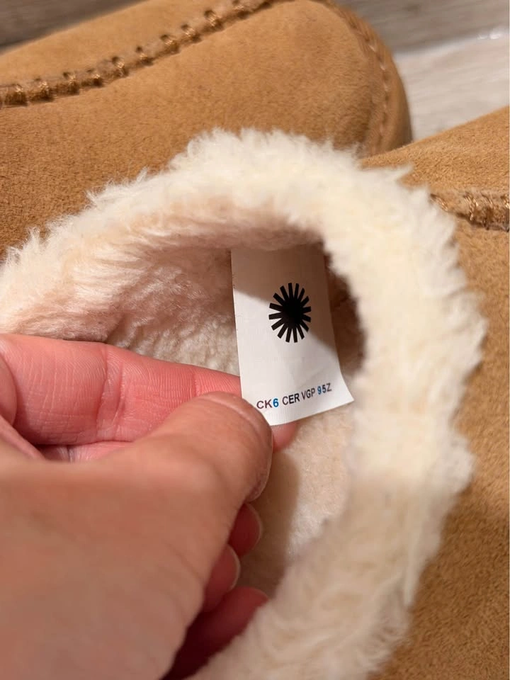 Ugg Plush Platform US 6 - photo 3
