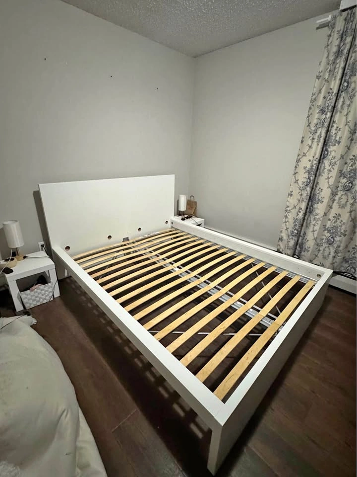 White Queen Bed Frame – Almost Perfect Condition