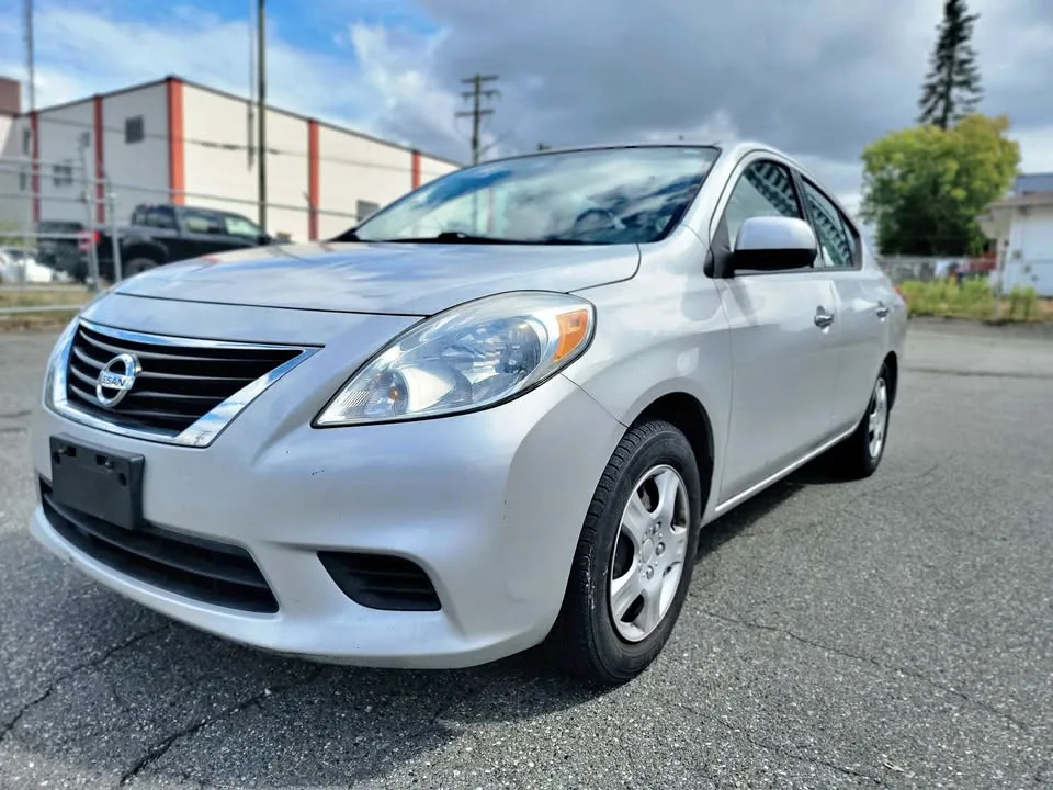 2014 Nissan Versa thumbnail