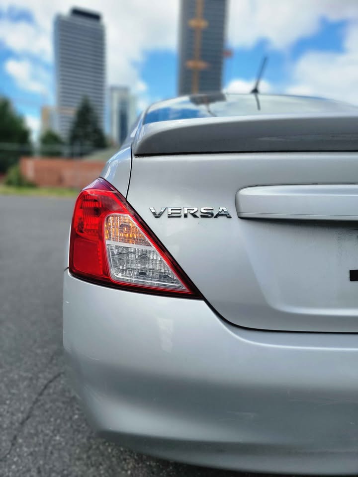 2014 Nissan Versa - photo 2