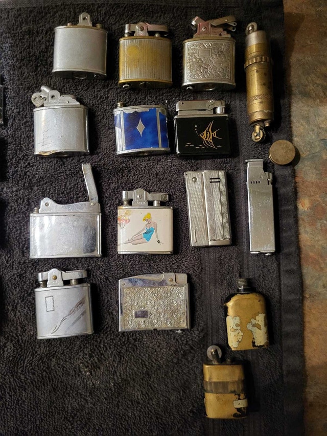 Vintage lighter lot - photo 3