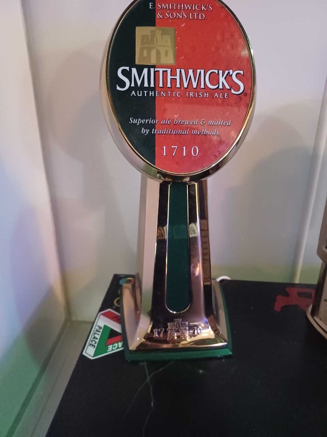 Harp, Smithwick's, and Kilkenny Bar Displays - photo 3