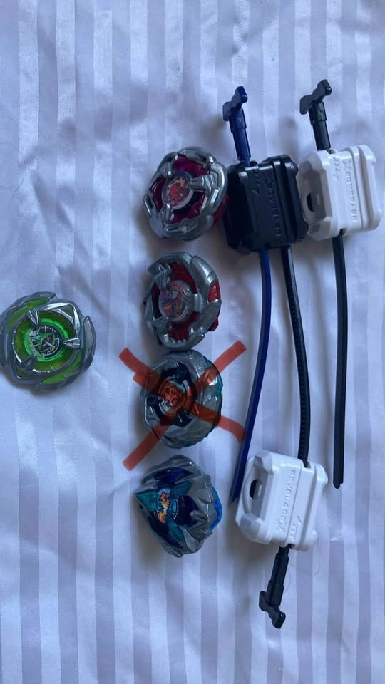 Beyblade x lot - photo 2