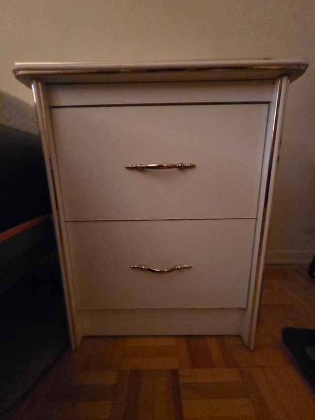 White w/Gold Accent Bedroom Set – Dresser, Chest & 2 Nightstands - photo 5