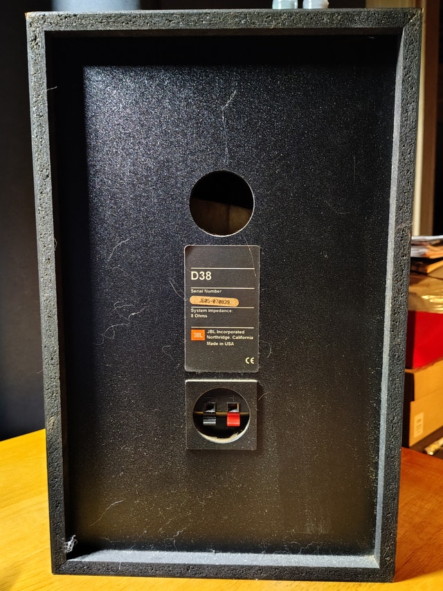 JBL D38 3-Way Bookshelf/Monitor Speakers - photo 3