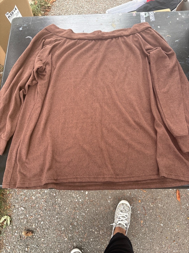 Women's Off-The-Shoulder Long Sleeve Top