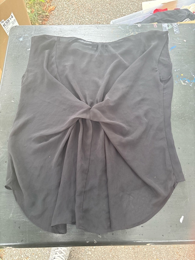 Two Assorted Women's Tops - photo 3
