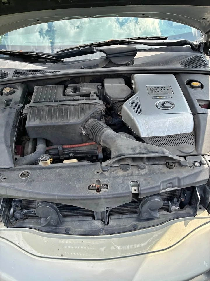 2006 Lexus Hybrid Utility car