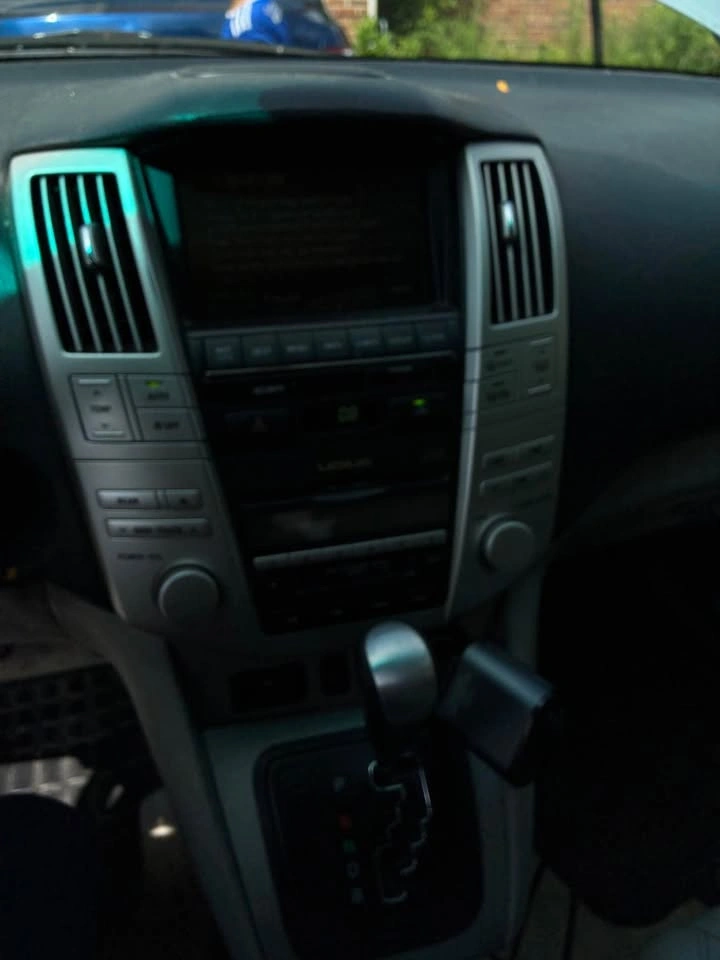 2006 Lexus Hybrid Utility car - photo 2