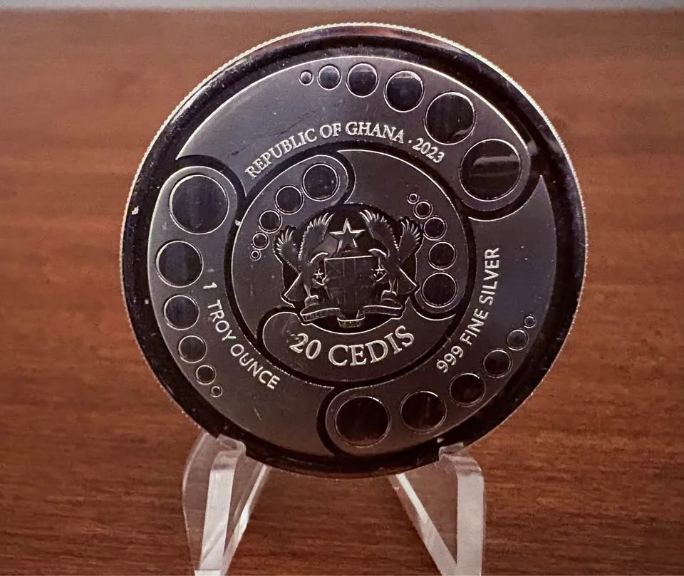 1 oz .999 Fine Silver Bullion 2023 Republic of Ghana Space Alien image indicator(2)