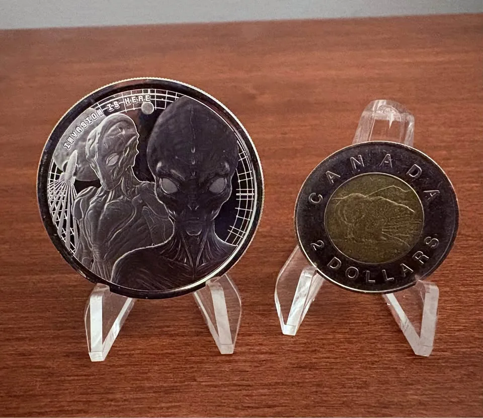 1 oz .999 Fine Silver Bullion 2023 Republic of Ghana Space Alien image indicator(3)