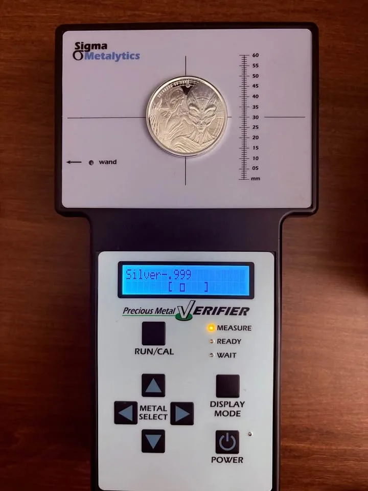 1 oz .999 Fine Silver Bullion 2023 Republic of Ghana Space Alien image indicator(5)