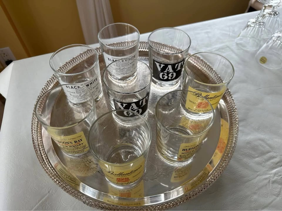 8 VAT 69 SCOTCH WHISKY ADVERTISING VTG GLASS - photo 3