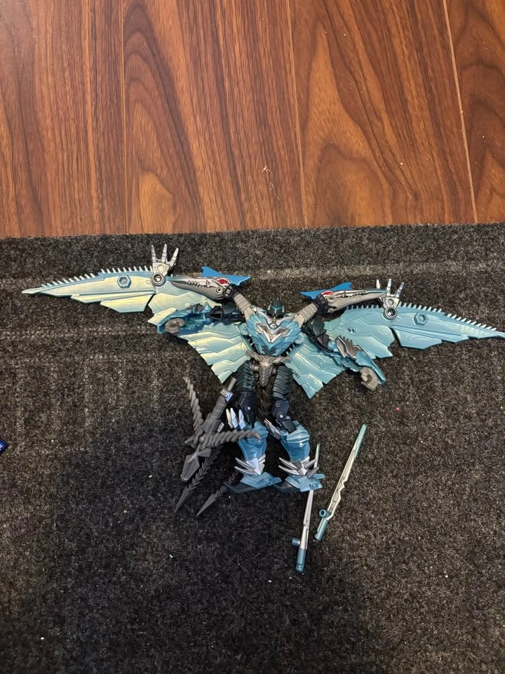 Transformers Combiner Force & The Last Knight Figures (5) - photo 3