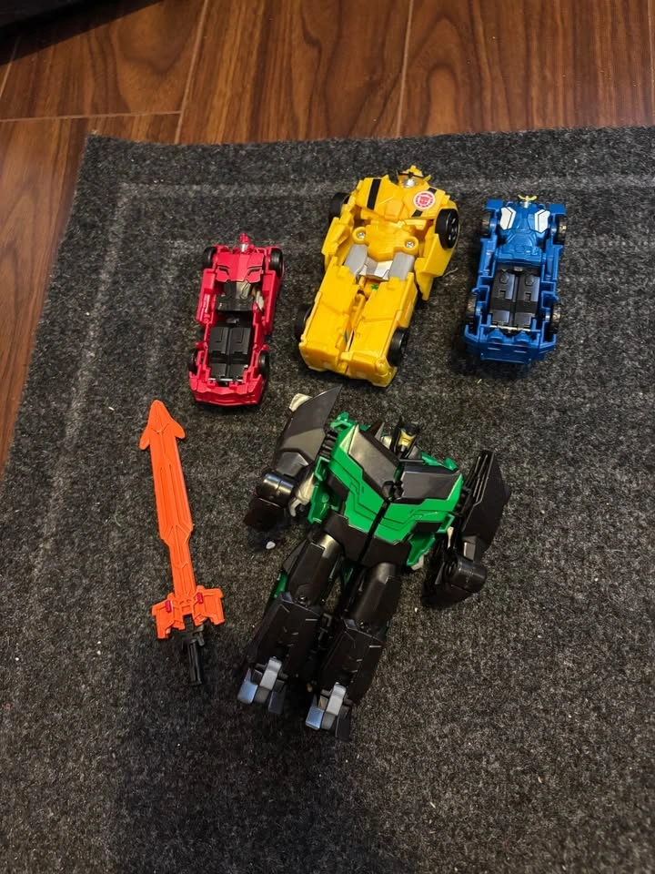Transformers Combiner Force & The Last Knight Figures (5) - photo 5
