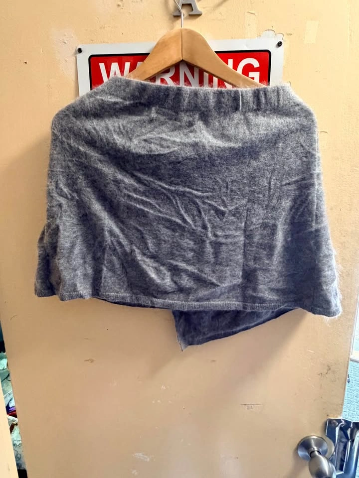 J.Crew 100% Cashmere skirt Wrap Size Medium - photo 2