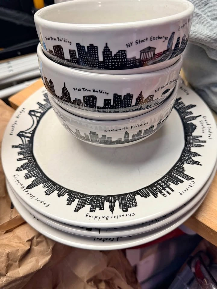 Fishs Eddy New York Skyline 6-Piece Dish Set