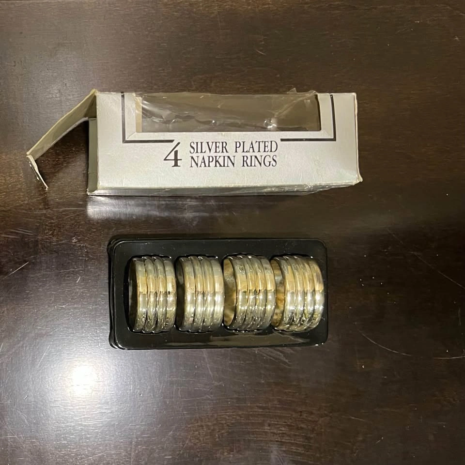 Set of 4 Silver Plated Round Napkin Rings In Original Box - photo 2