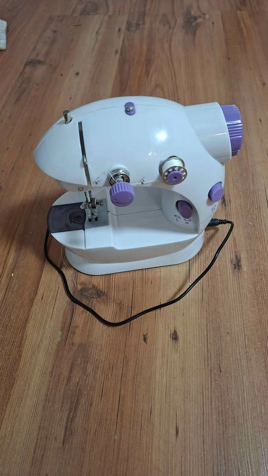 Broken sewing machine - photo 2