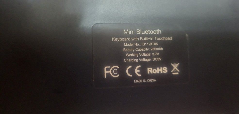 Mini Bluetooth Keyboard w/ built-in Touchpad (Black) - photo 2