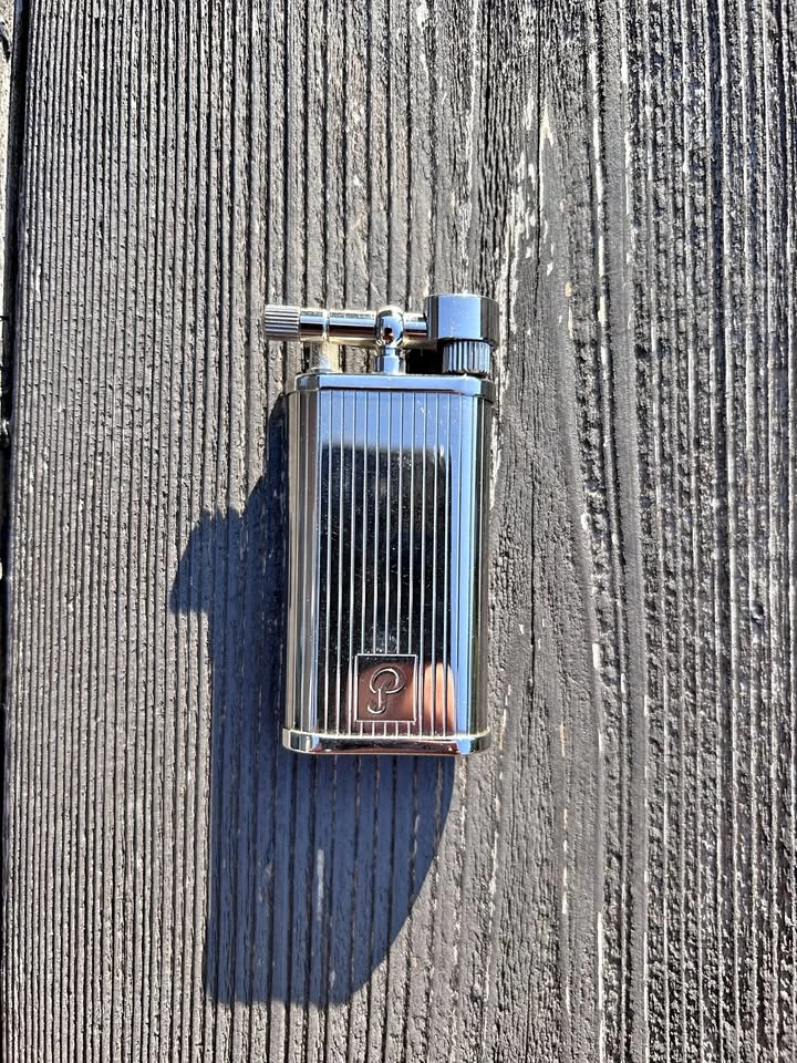 Peterson Old Boy in Silver Stripe (Soft Flame Pipe Lighter)