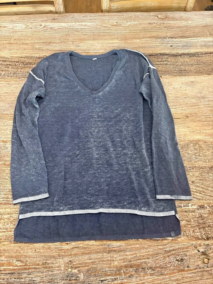Lululemon knit sweater - Sz 6