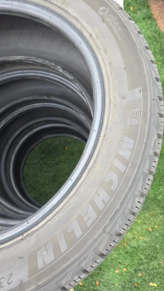 235/55/18 Michelin winter tires 95% tread image indicator(3)