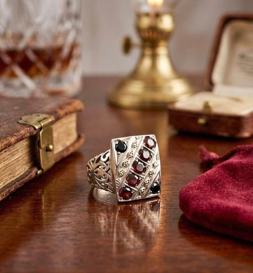 Amythest & Onyx Men’s Sterling Silver Ring