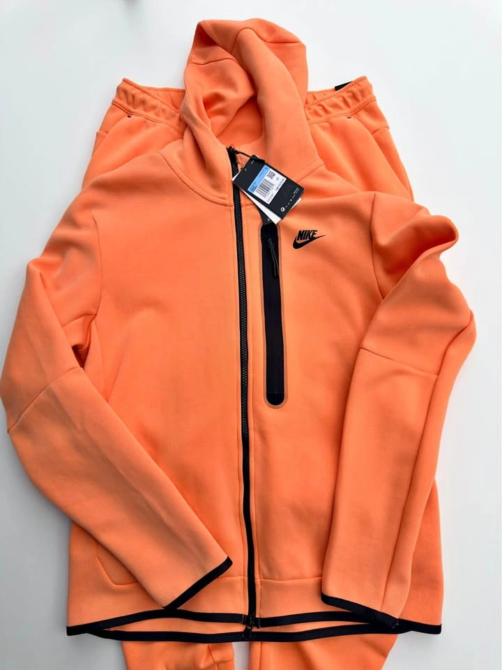 Nike Tech Fleece Suit NWT Orange Frost - Hoodie M / Pants L