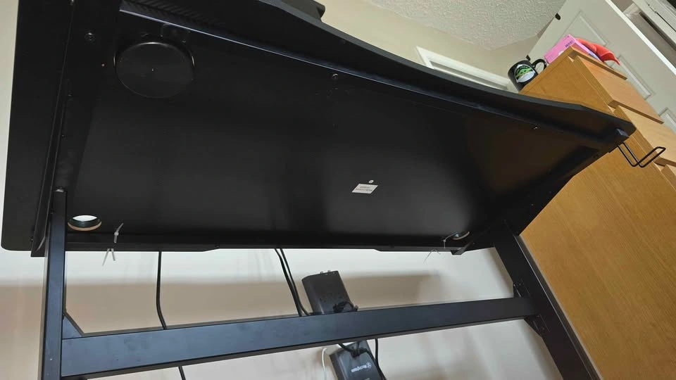 47" Carbon Fibre gaming desk - photo 3