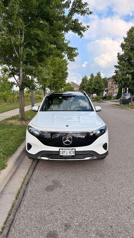 2024 Mercedes-Benz EQB 300 4MATIC 🤍