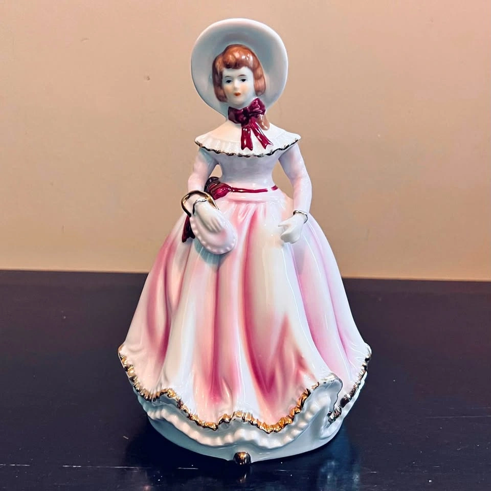 Vintage Victorian Porcelain Figurine / Lady in Pink Dress