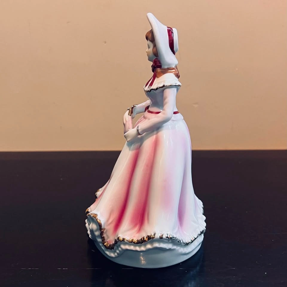Vintage Victorian Porcelain Figurine / Lady in Pink Dress - photo 2