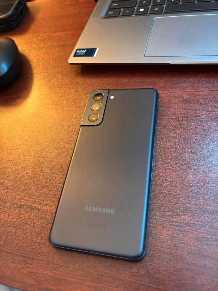 Unlocked Samsung Galaxy S21 5G - photo 2