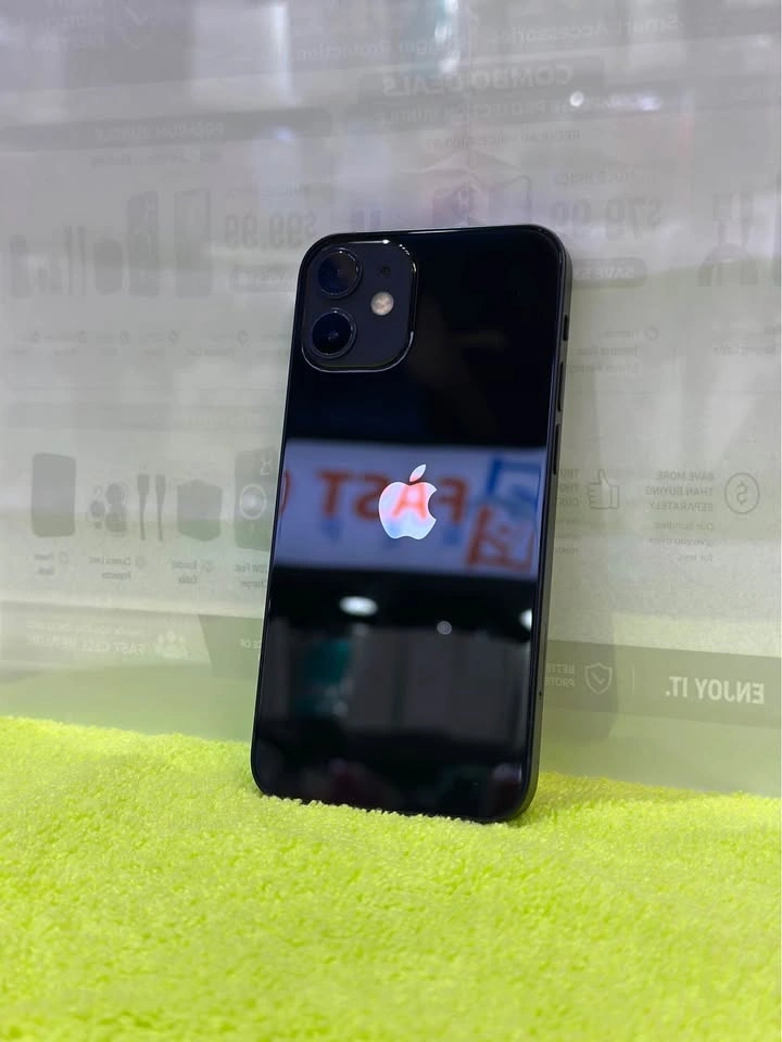 iPhone 12 Mini 128GB | 99% Battery Health | Excellent Condition - photo 2