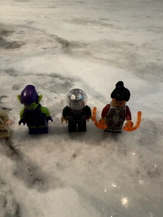 LEGO Marvel Minifigure Bundle - photo 3