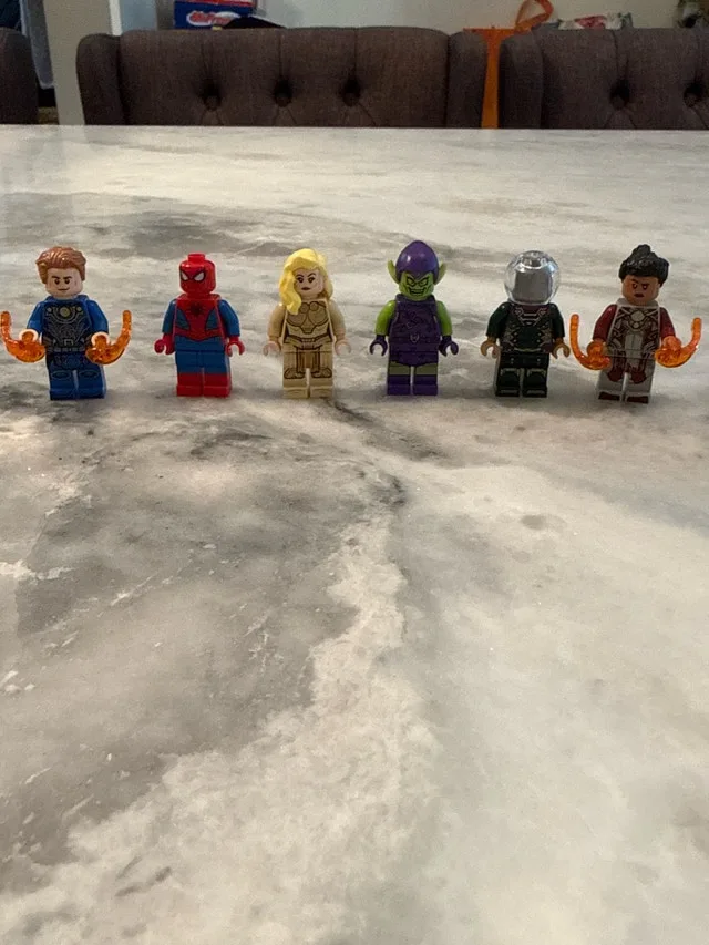 LEGO Marvel Minifigure Bundle - photo 4