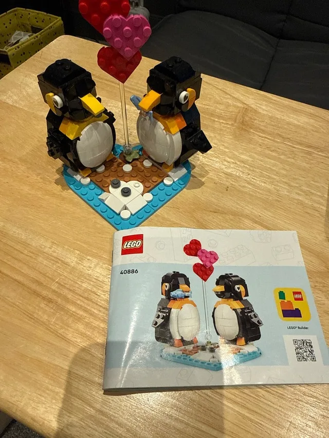 LEGO Iconic Penguin Duo 40886 - photo 2
