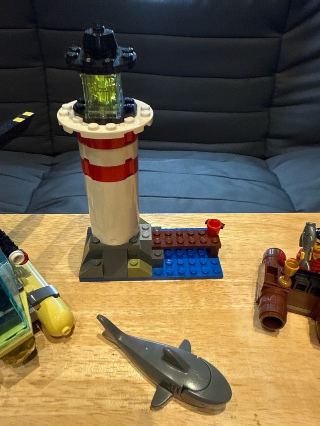 LEGO City Police Helicopter and Lighthouse Set - photo 3
