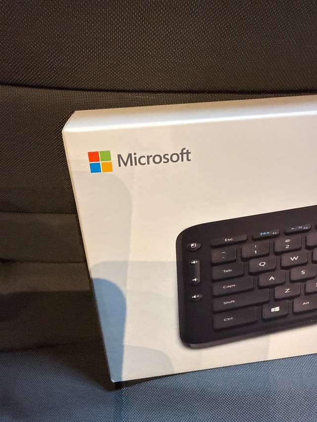 Microsoft All-in-One Media Keyboard - photo 2