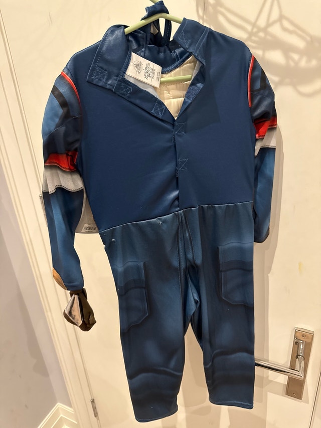 Disney Store Captain America Costume - photo 2